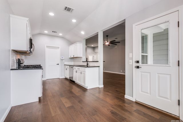 8407 CHALK HILL CV, Converse, TX 78109