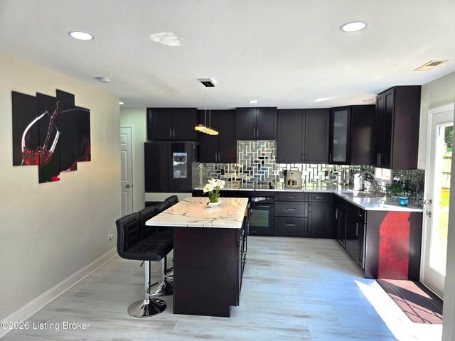 9701 Chetwood Ct, Louisville, KY 40291