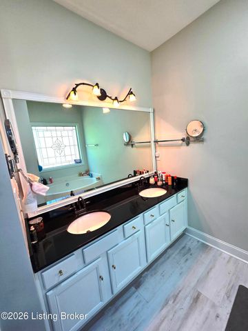 9701 Chetwood Ct, Louisville, KY 40291