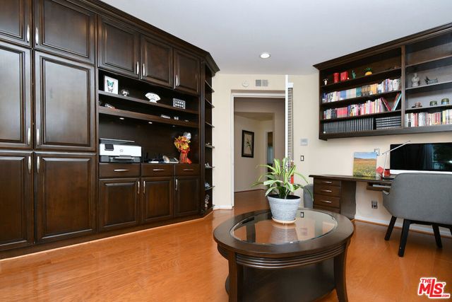23224 Park Corniche, Calabasas, CA 91302