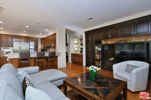 23224 Park Corniche, Calabasas, CA 91302