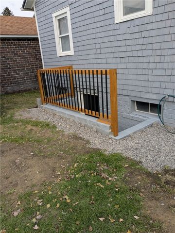 7 7th St, Bessemer, PA 16112