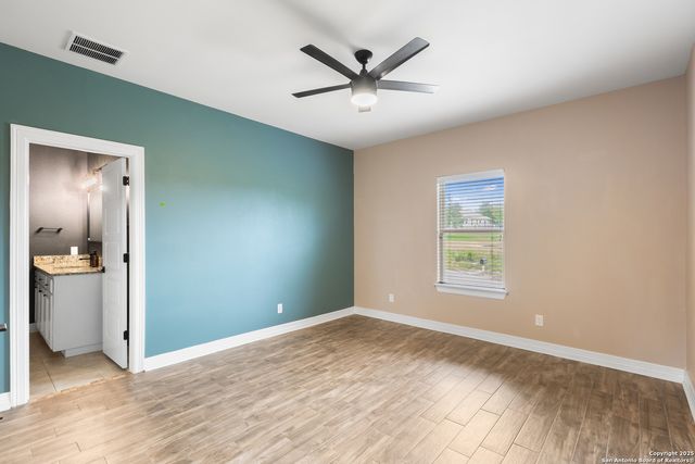 924 SCENIC HILLS DR, Canyon Lake, TX 78133