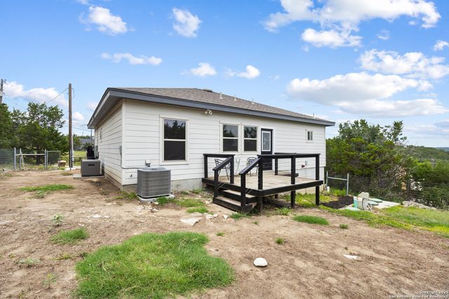 924 SCENIC HILLS DR, Canyon Lake, TX 78133