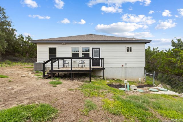 924 SCENIC HILLS DR, Canyon Lake, TX 78133