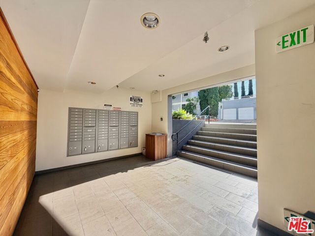 5805 W 8th Street 308, Los Angeles, CA 90036