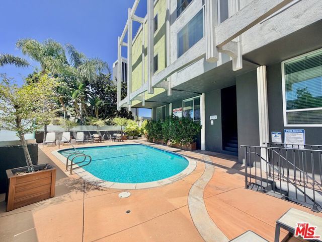 5805 W 8th Street 308, Los Angeles, CA 90036