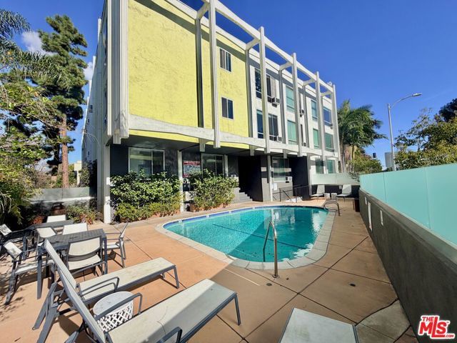 5805 W 8th Street 308, Los Angeles, CA 90036