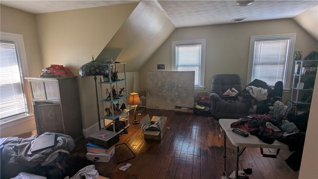 15 Emmett Street, Providence, RI 02903