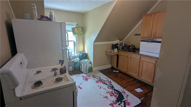 15 Emmett Street, Providence, RI 02903