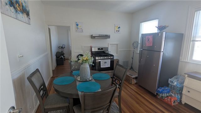 15 Emmett Street, Providence, RI 02903