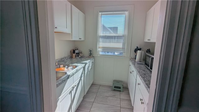 15 Emmett Street, Providence, RI 02903