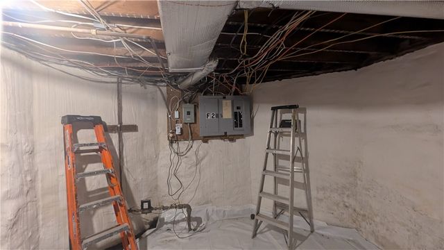 15 Emmett Street, Providence, RI 02903