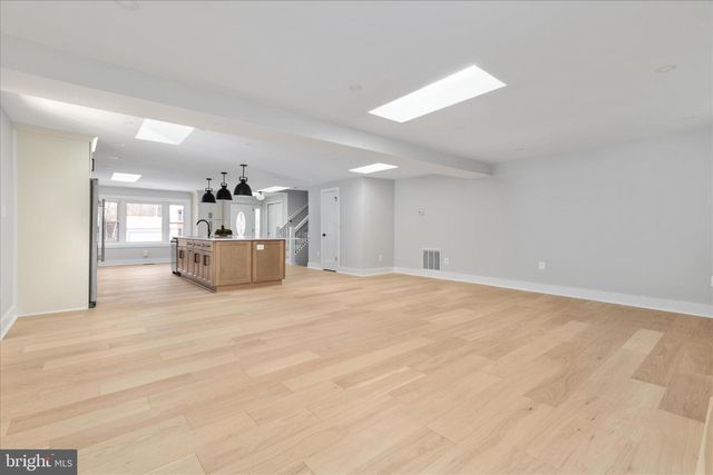 7944 FREEHOLLOW DR, Falls Church, VA 22042