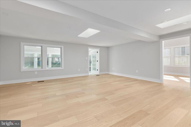 7944 FREEHOLLOW DR, Falls Church, VA 22042