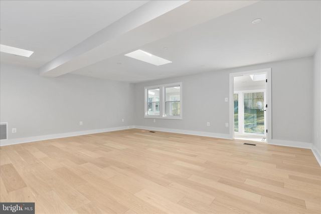 7944 FREEHOLLOW DR, Falls Church, VA 22042