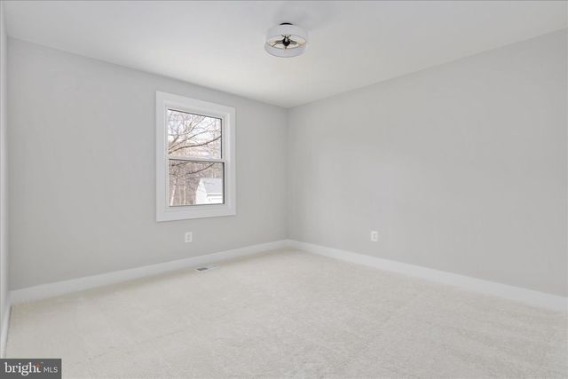 7944 FREEHOLLOW DR, Falls Church, VA 22042