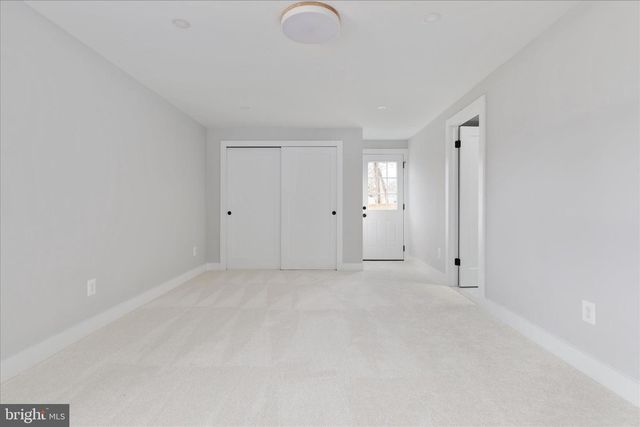 7944 FREEHOLLOW DR, Falls Church, VA 22042