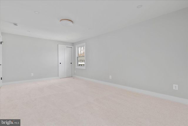 7944 FREEHOLLOW DR, Falls Church, VA 22042