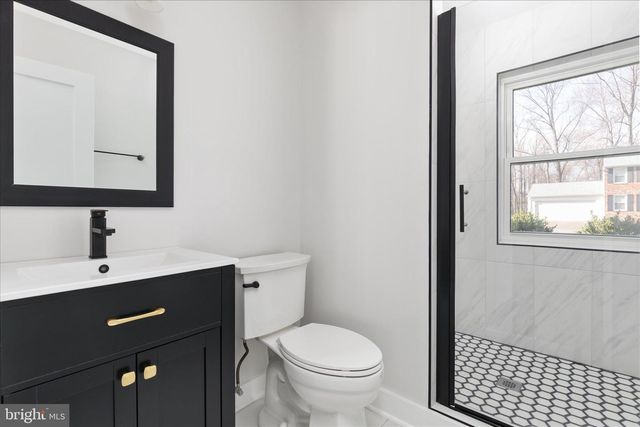 7944 FREEHOLLOW DR, Falls Church, VA 22042