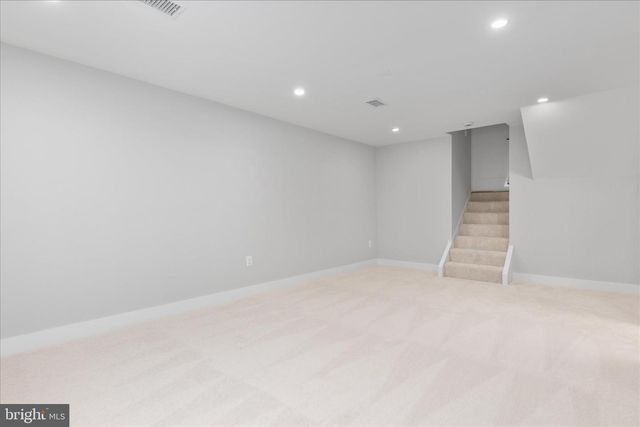 7944 FREEHOLLOW DR, Falls Church, VA 22042