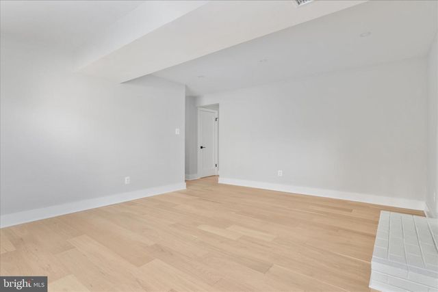 7944 FREEHOLLOW DR, Falls Church, VA 22042