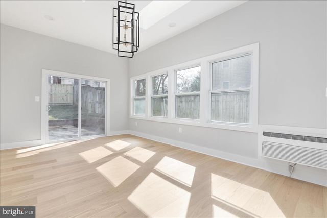 7944 FREEHOLLOW DR, Falls Church, VA 22042