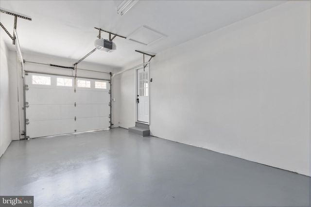 7944 FREEHOLLOW DR, Falls Church, VA 22042