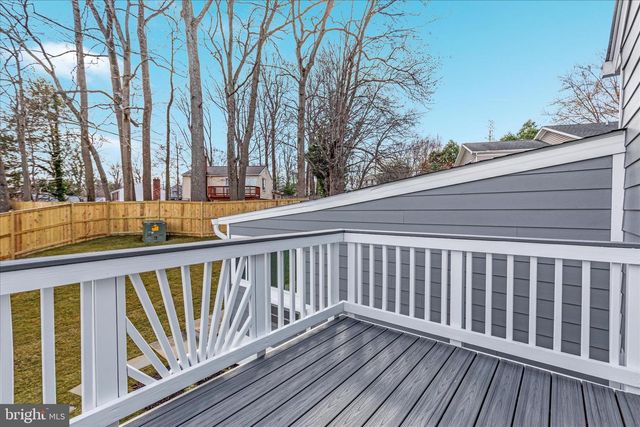 7944 FREEHOLLOW DR, Falls Church, VA 22042