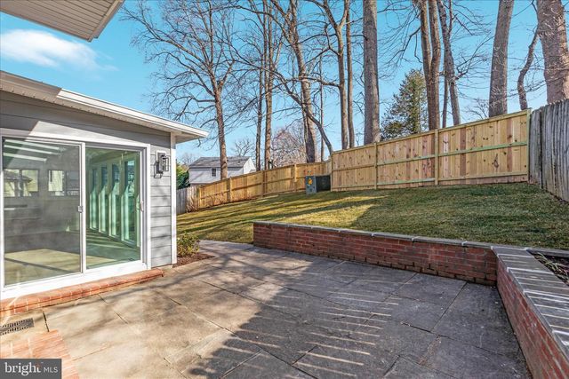 7944 FREEHOLLOW DR, Falls Church, VA 22042