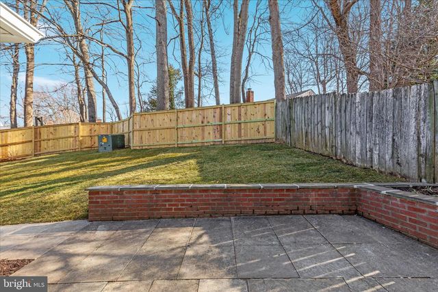 7944 FREEHOLLOW DR, Falls Church, VA 22042