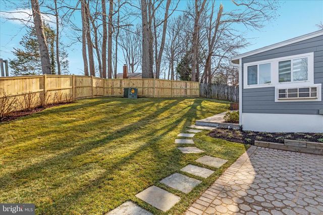 7944 FREEHOLLOW DR, Falls Church, VA 22042