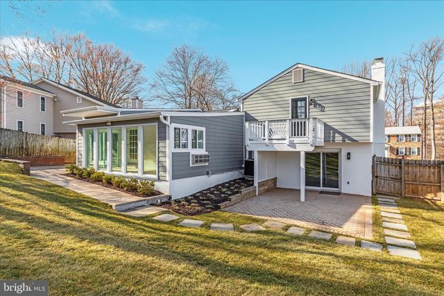 7944 FREEHOLLOW DR, Falls Church, VA 22042