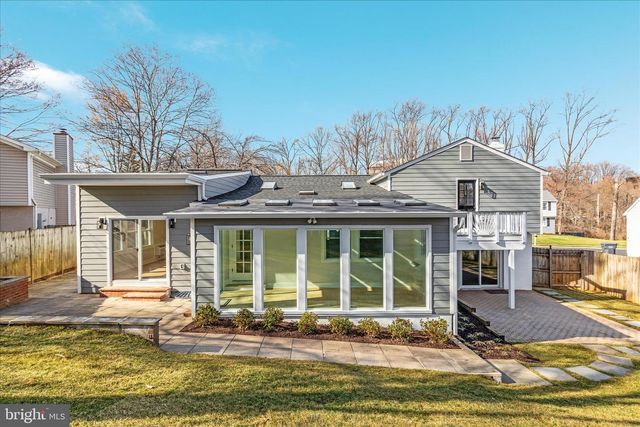 7944 FREEHOLLOW DR, Falls Church, VA 22042