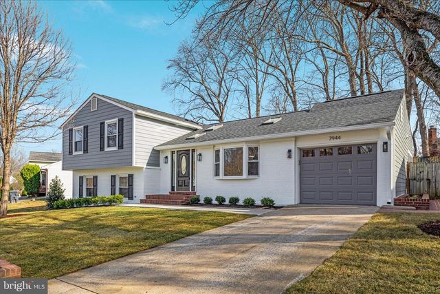7944 FREEHOLLOW DR, Falls Church, VA 22042