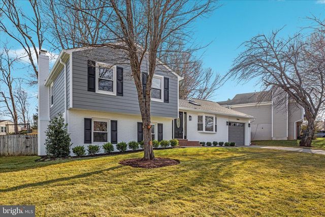 7944 FREEHOLLOW DR, Falls Church, VA 22042