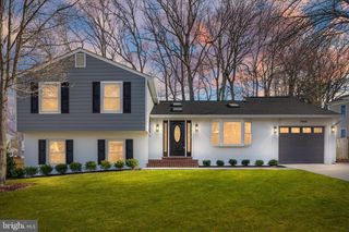 7944 FREEHOLLOW DR, Falls Church, VA 22042