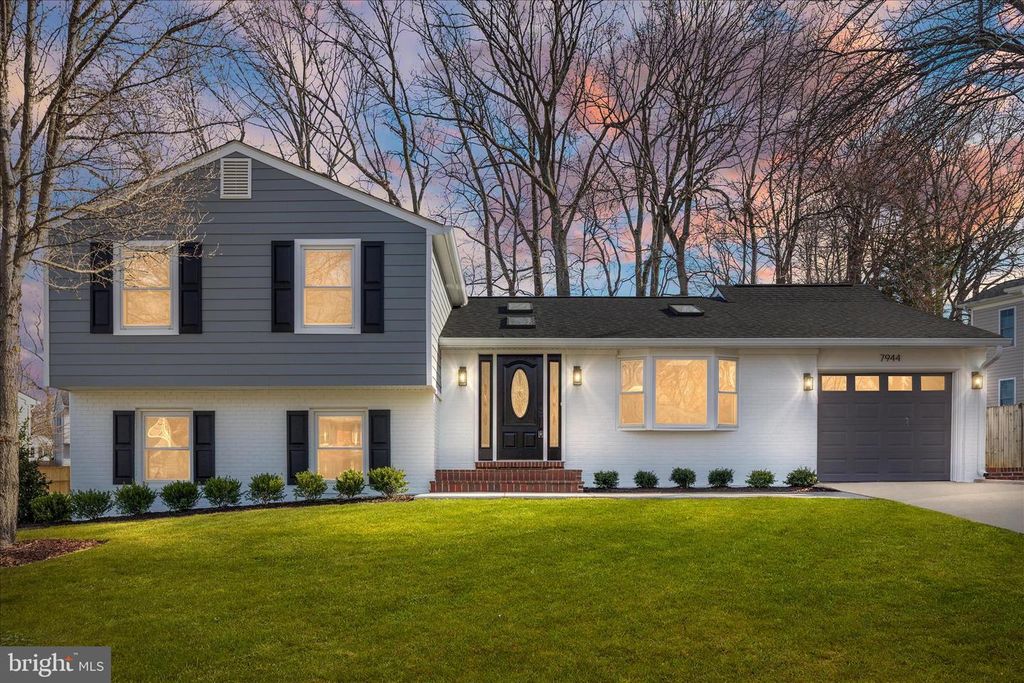 7944 FREEHOLLOW DR, Falls Church, VA 22042