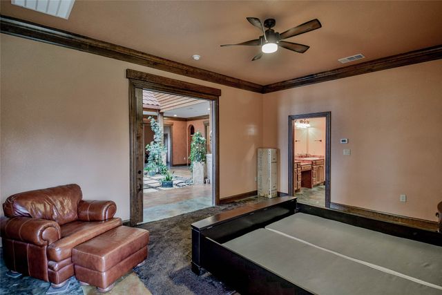 1501 S Chisholm Trail, Granbury, TX 76048