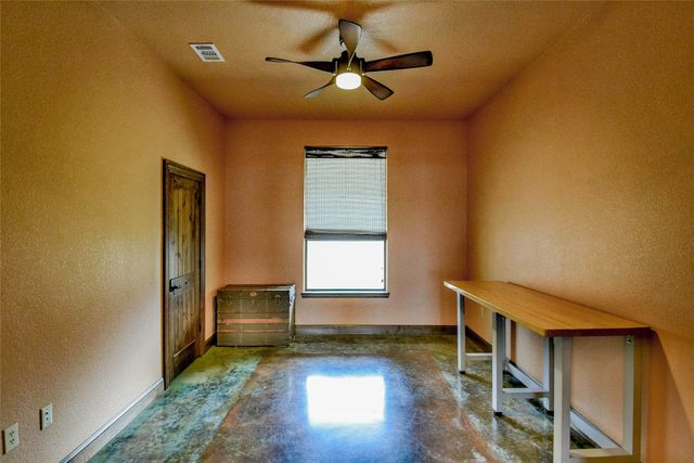 1501 S Chisholm Trail, Granbury, TX 76048