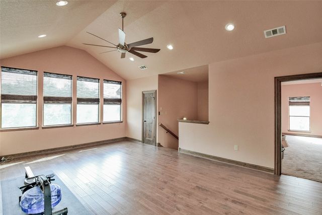 1501 S Chisholm Trail, Granbury, TX 76048