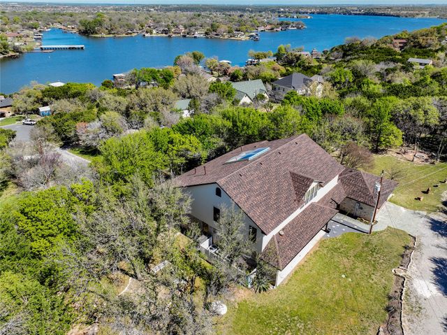 1501 S Chisholm Trail, Granbury, TX 76048