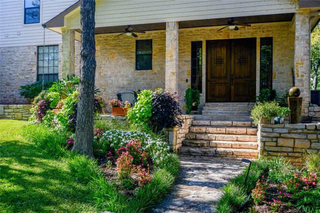 1501 S Chisholm Trail, Granbury, TX 76048