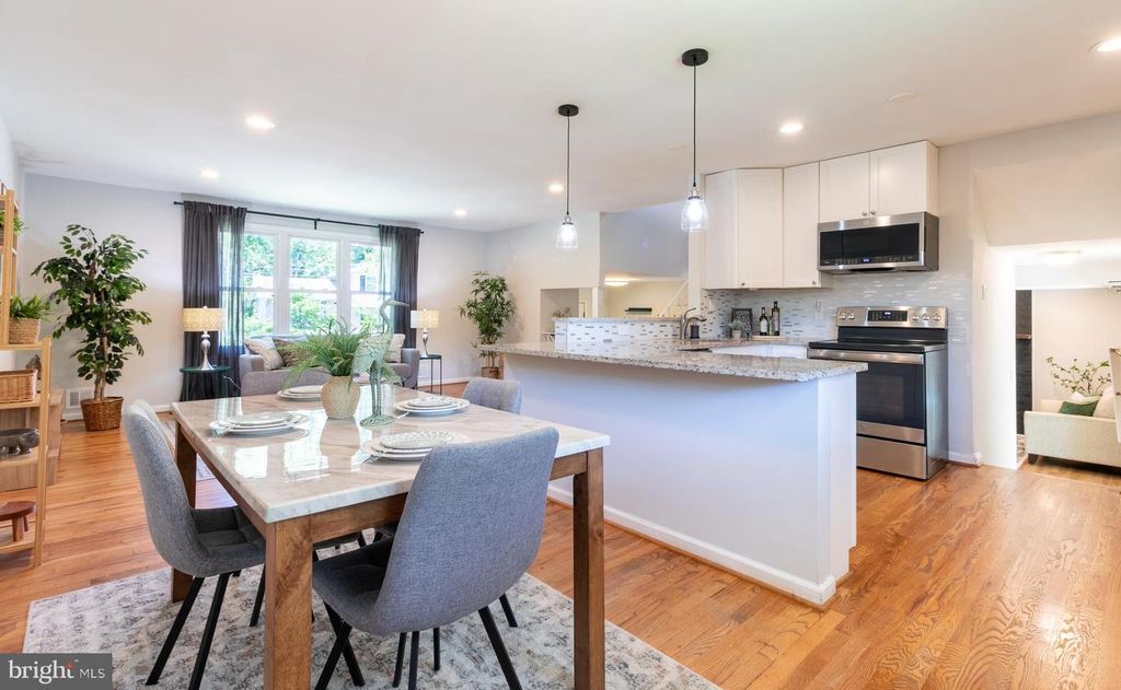Image 12 of property listing at 110 WHITE BIRCH CT, Greenbelt, MD 20770