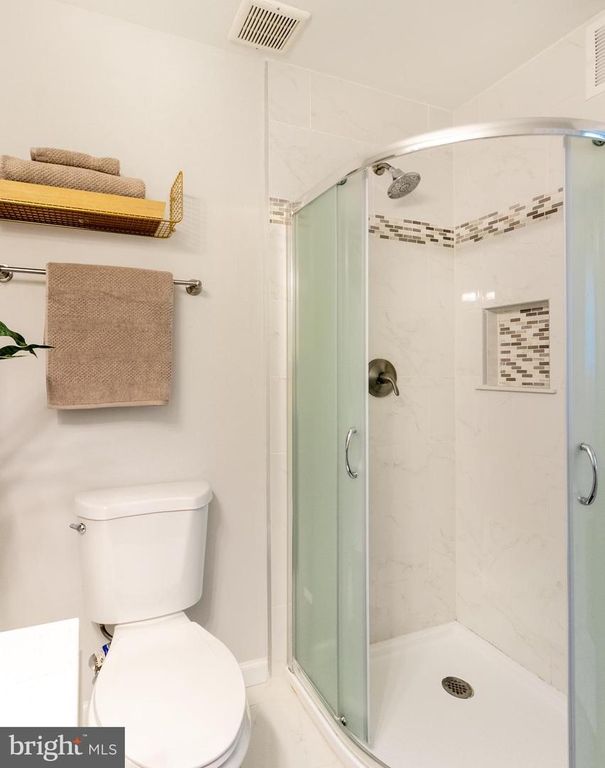 Image 19 of property listing at 110 WHITE BIRCH CT, Greenbelt, MD 20770