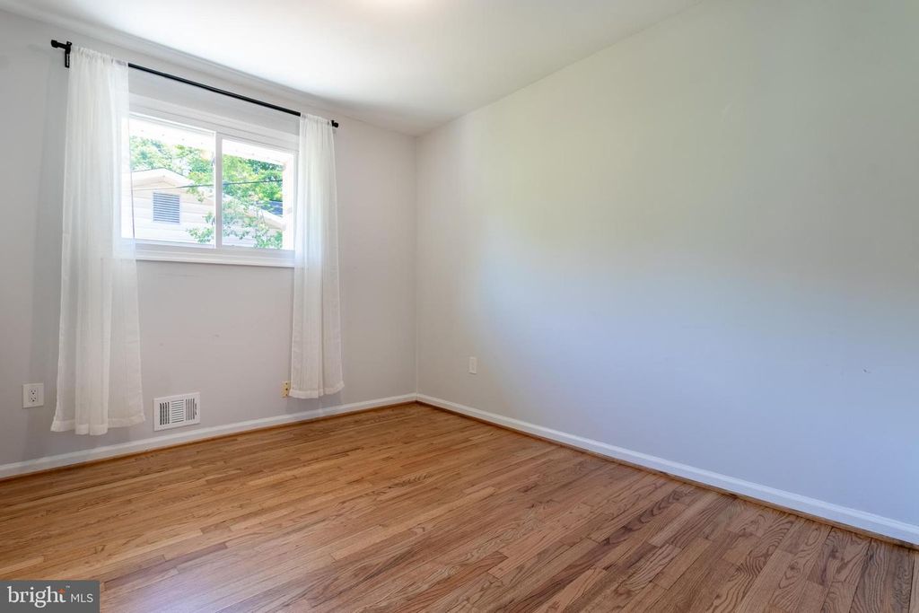 Image 26 of property listing at 110 WHITE BIRCH CT, Greenbelt, MD 20770