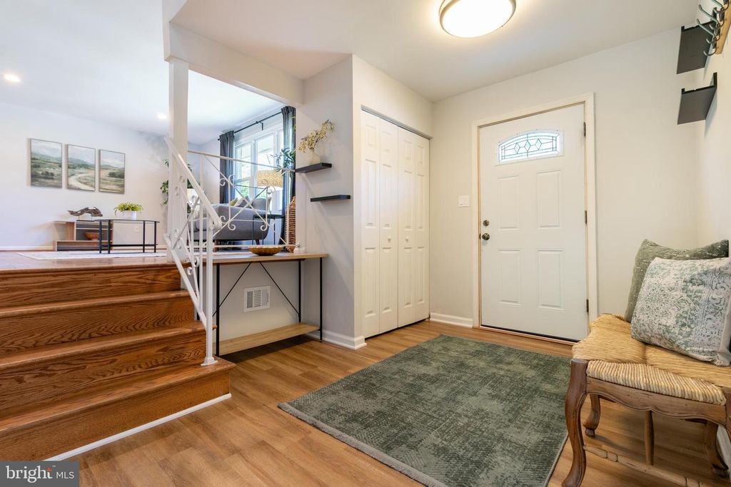 Image 3 of property listing at 110 WHITE BIRCH CT, Greenbelt, MD 20770