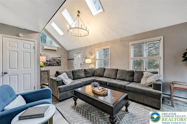 19 Uffleman Lane, Penn Forest Twp, PA 18210