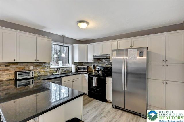 19 Uffleman Lane, Penn Forest Twp, PA 18210