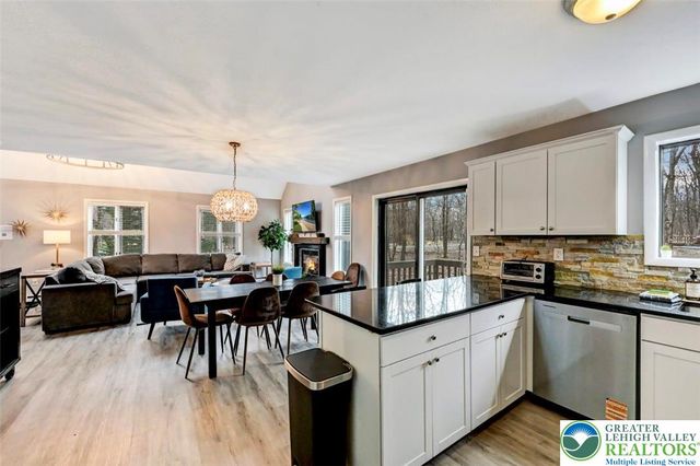 19 Uffleman Lane, Penn Forest Twp, PA 18210